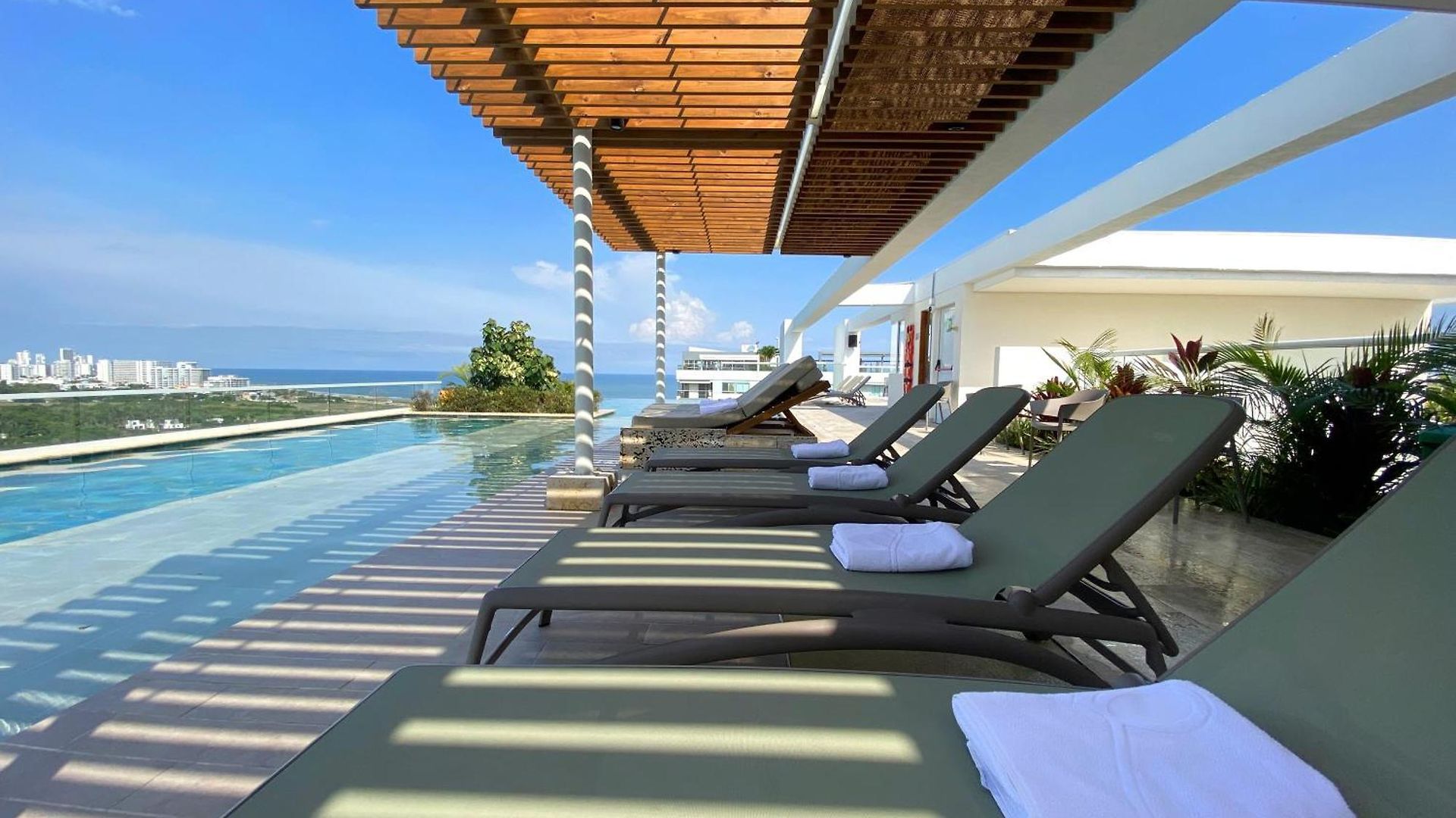 Apartahotel Q Dominique Cartagena