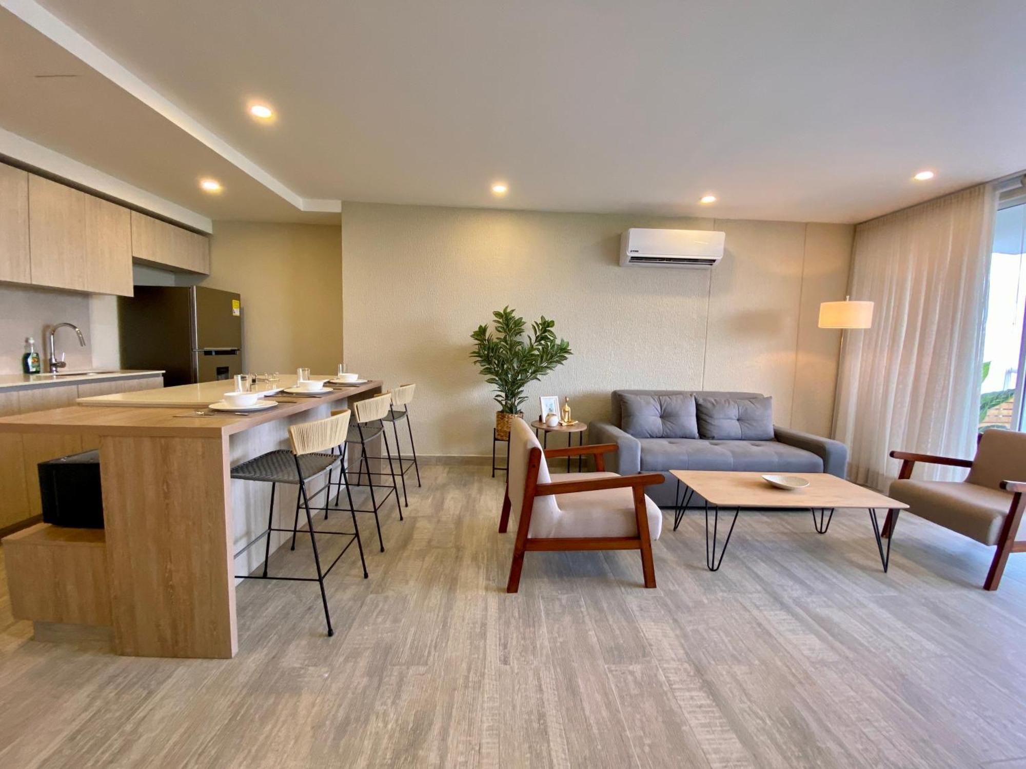 Q Dominique Cartagena