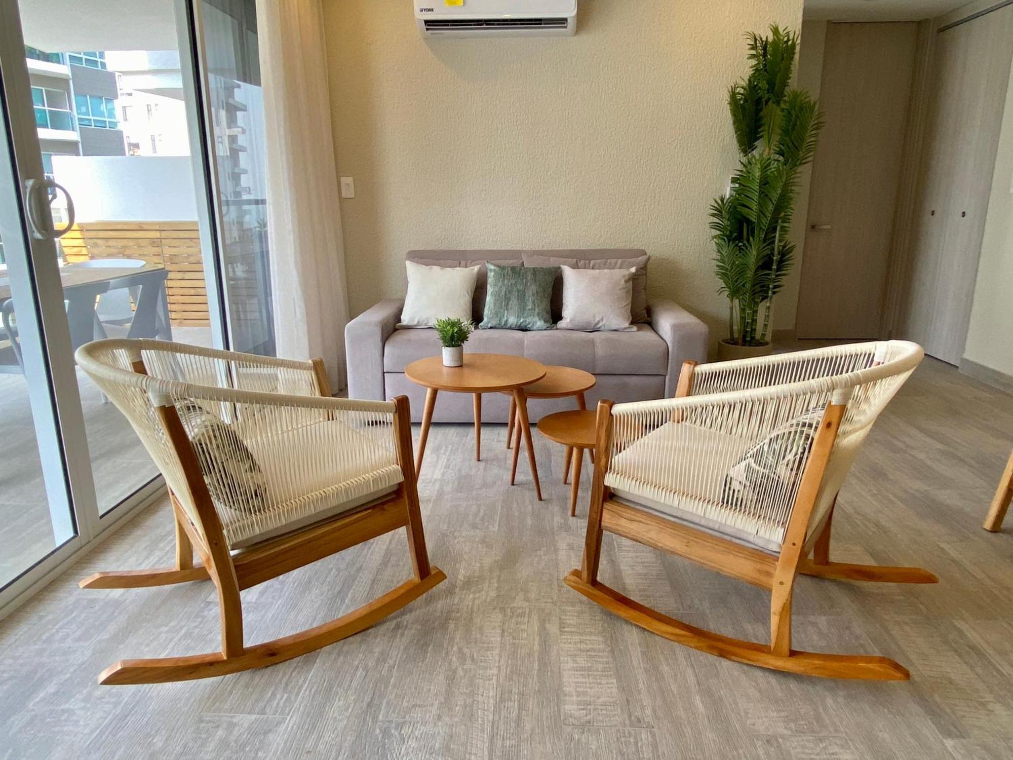 Q Dominique Apartahotel